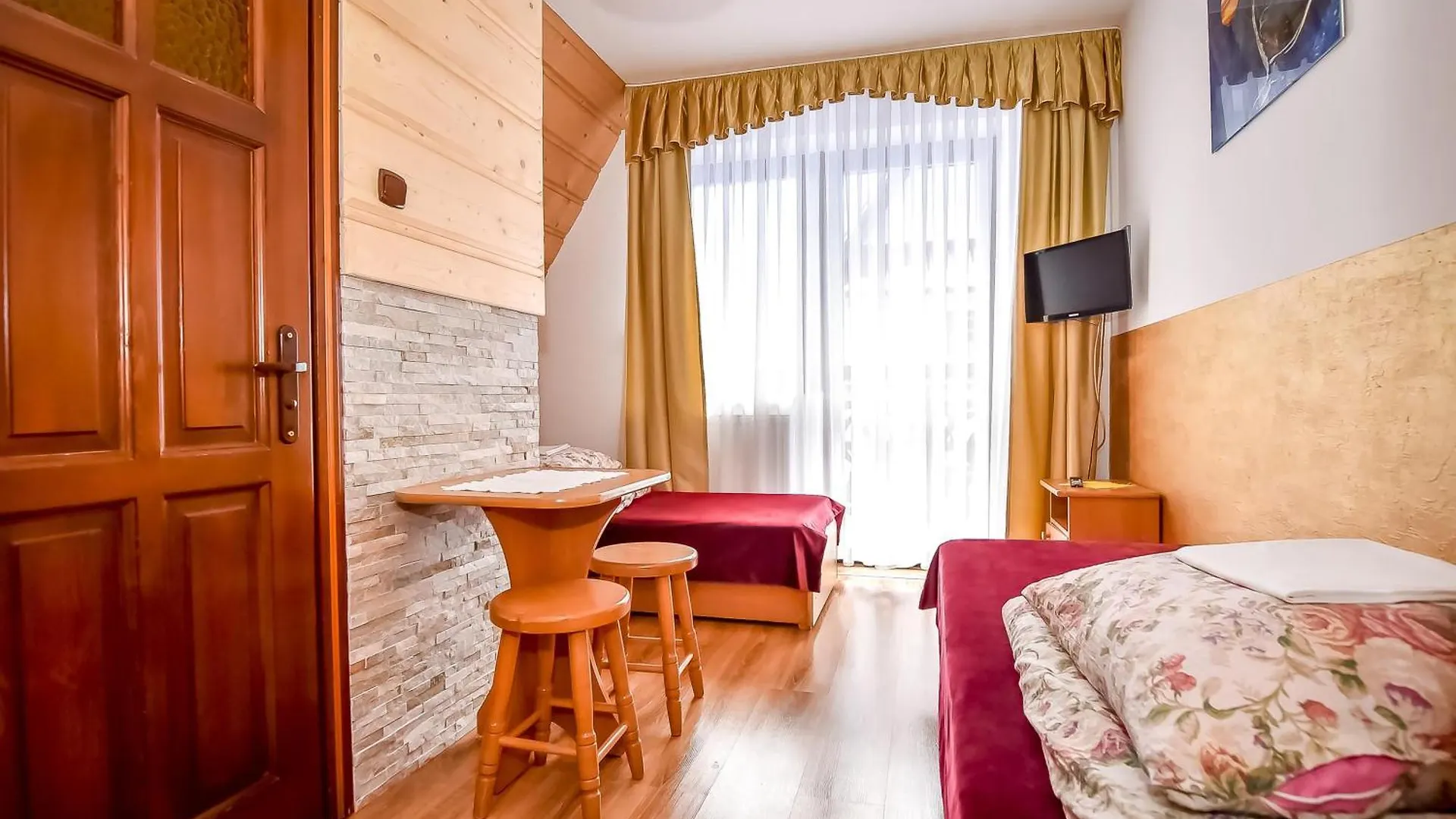 Tatarek Zakopane Bed and Breakfast 0*,